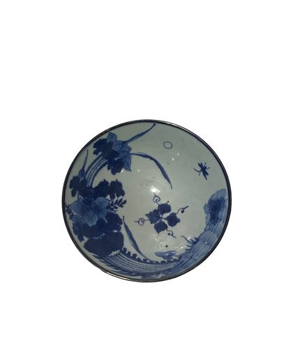 null Vietnam, XIXe siècle
Coupe en porcelaine bleu blanc, à décor de papillons dans...