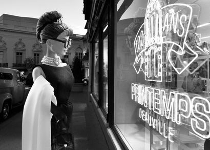 Michel Tréhet (né en 1950) Shopping at "Printemps 
shopping in Deauville Barbie®...