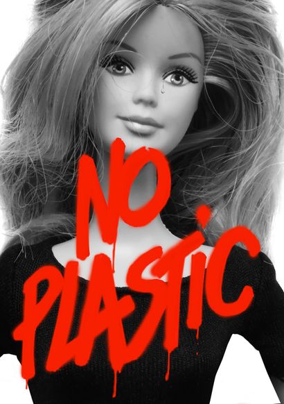 Michel Tréhet (né en 1950) No Plastic
Barbie bombée lors de l'exposition par le mouvement...