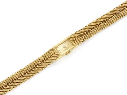 BOUCHERON


Montre bracelet de dame en or...