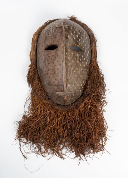 Masque Bali, R. D. Congo
H : 32 cm.