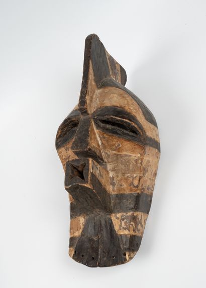 Masque Songye, R. D. Congo
H : 40 cm.