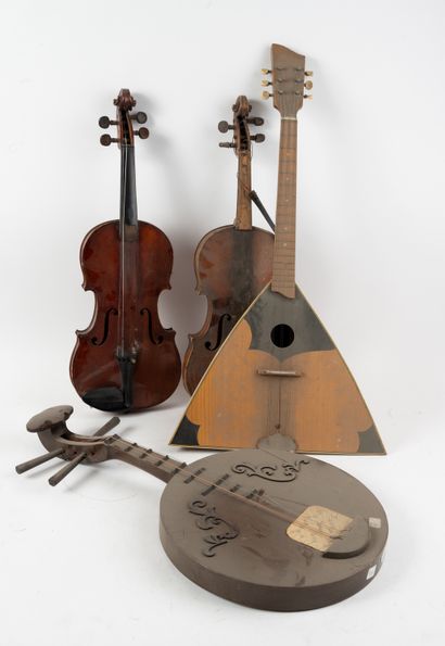 Lot d'instrument de musique composé de trois...