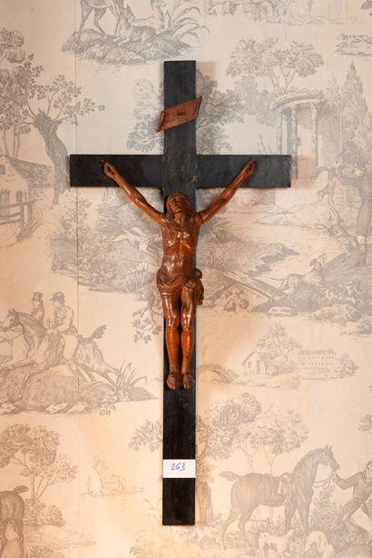 Crucifix en noyer et bois noirci
Epoque XIXe...