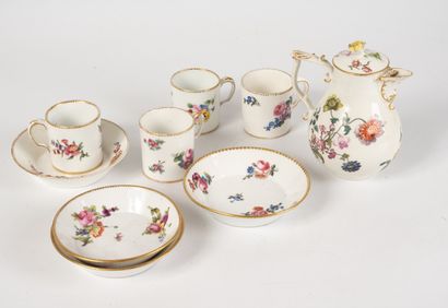 null Meissen, Sèvres and others
A set of four enameled porcelain cups and saucers...