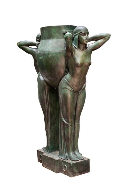null Pierre LENOIR ( 1879-1951) d'apres
vase au cariatides
Bronze à patine verte...