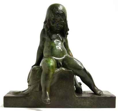Bitter Ary (1883 - 1973) «Bacchus enfant» Bronze patine verte signé sur le côté droit...