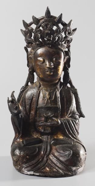 Boddhisattva en bronze anciennement laqué...