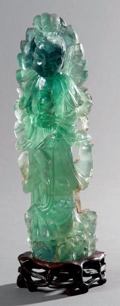 Sujet en quartz vert représentant une Guanyin...