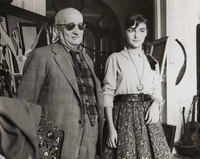 André Villers Daniel-Henri Kahnweiller et Françoise Gilot à la villa California,...