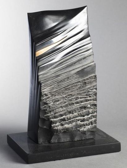 Benoît LUYCKX (NE EN 1955) Prix littéraire «Roche», 1988 Sculpture en marbre et rehauts...