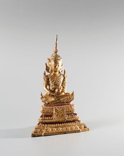 Bouddha assis en méditation. Birmanie, fin...