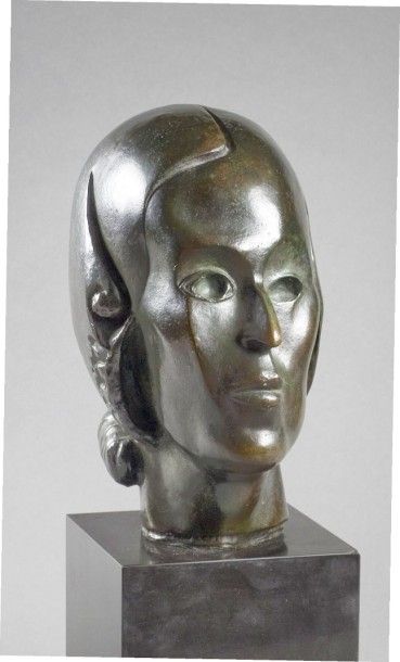 D'après Amédéo MODIGLIANI (1884-1920) Portrait de femme Epreuve en bronze à patine...