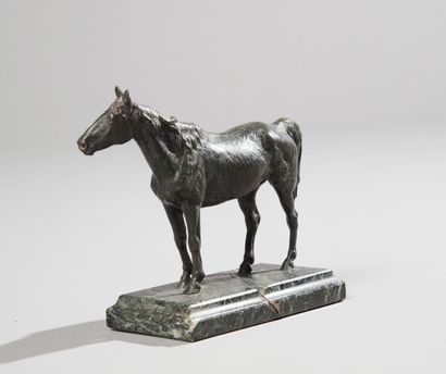 null Cheval 

Bronze patiné brun sur socle en marbre (accident)

Haut. : 14,5 cm...