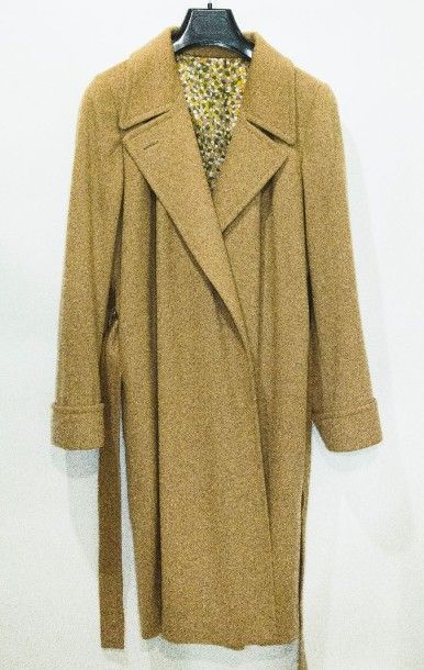 null Anonyme Manteau en cachemire beige, col châle cranté, parementures se croisant...