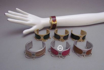 Harold SHERMAN Harold SCHERMAN. LOT comprenant trois BRACELETS, le PREMIER "Cléopâtre"...