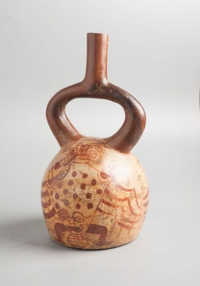 null Vase à anse en étrier représentant un décor de shamans.

Céramique brune à engobe...