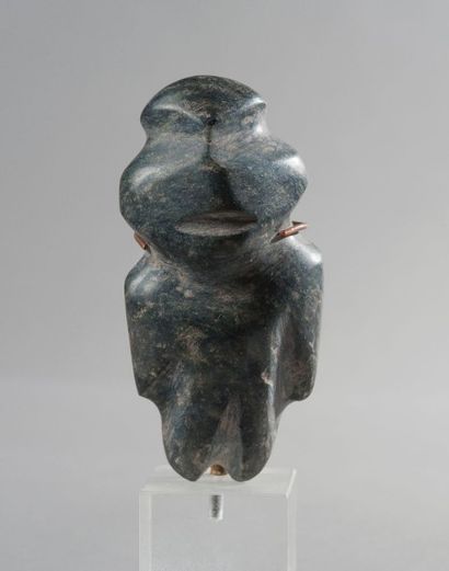 null Sculpture anthropomorphe debout.

Pierre verte.

Haut. : 8,5 cm – Larg. : 4,2...