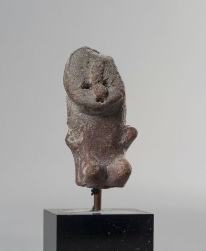 null Statuette anthropomorphe.

Terre cuite rouge

Haut. : 3,6 cm

Culture Valdivia,...
