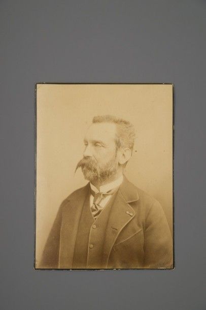 FRANCE, CIRCA 1875 PORTRAIT DU PRINCE ROBERT D’ORLÉANS DUC DE CHARTRES Tirage argentique...