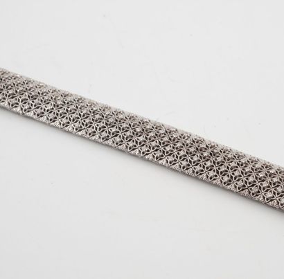 null Bracelet ruban souple en or gris parsemé de brillants. 

Poids : 73,6 g

 M...