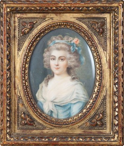 null Ecole FRANCAISE du XIXème siècle Portrait de femme à la robe bleue Gouache,...