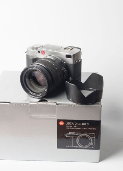 LEICA Leica. Digilux 3. Kit complet composé d'un boîtier Silver, d'un zoom 14-50...