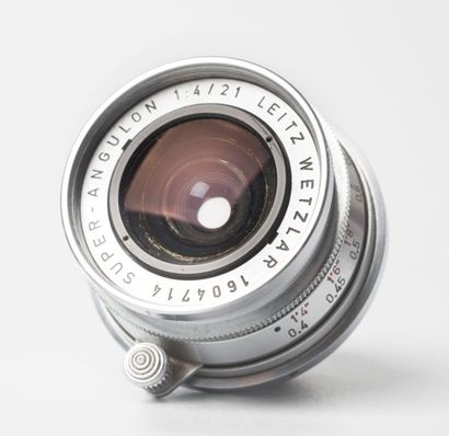 LEICA Leica. Objectif Super Angulon M non rétrofocus 4/21 mm chromé. Manque bouchons,...