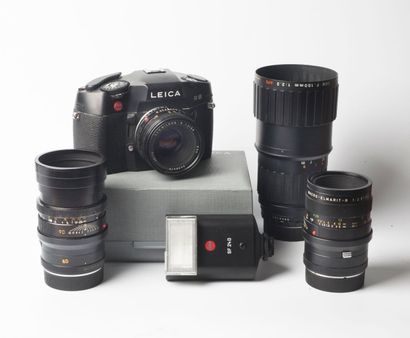 LEICA Leica. R8. Ensemble reflex Leica R8 composé d'un boîtier noir, d'un objectif...