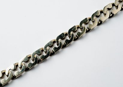 null Bracelet chaine gourmette en or gris. Poids : 111,8 g.
