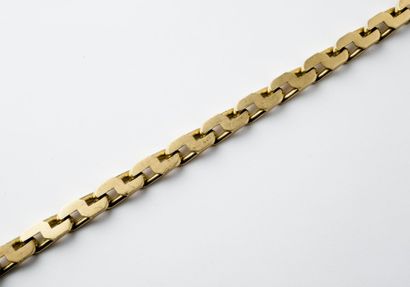 null Bracelet chaine gourmette en or jaune brossé. Poids : 66,4 g.