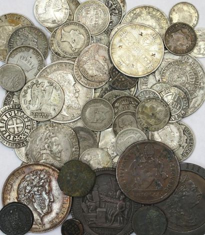 null France/Divers, boîte en bois comprenant un ensemble de monnaies diverses principalement...