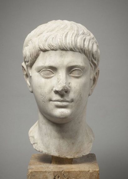 null Portrait de prince possiblement Julio-Claudien ou Antonin. Les traits du visage...
