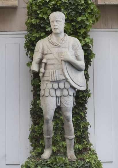 null Soldat Marbre de Thasos Aliki Art romain, IIe siècle ap. J.-C Haut.: 182 cm...