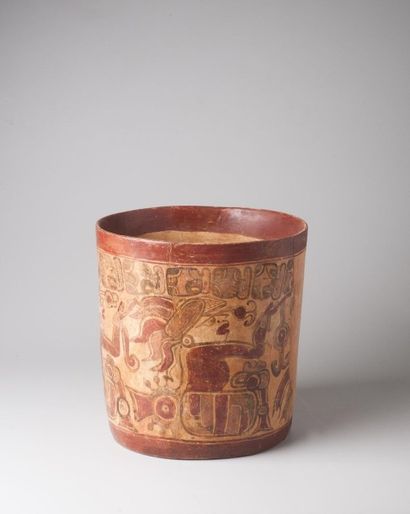 null Vase tambour Maya, 600 - 900 ap. J.-C. Cassé collé. Haut : 18 cm, diametre :...