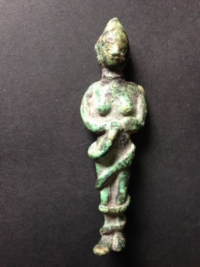 null Rare statuette de la déesse Inanna. Mésopotamie, Ier mil. Av. J.-C. Fille de...