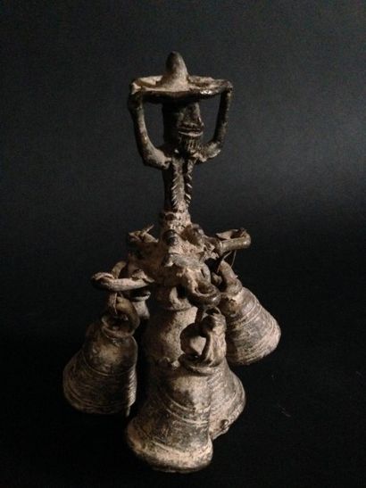 null Cloche shamanique. Népal Bronze. Haut : 14,5 cm. 