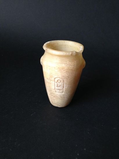 null Vase en albâtre au cartouche du pharaon Sethi Ier. Vase Ancien Empire, cartouche...