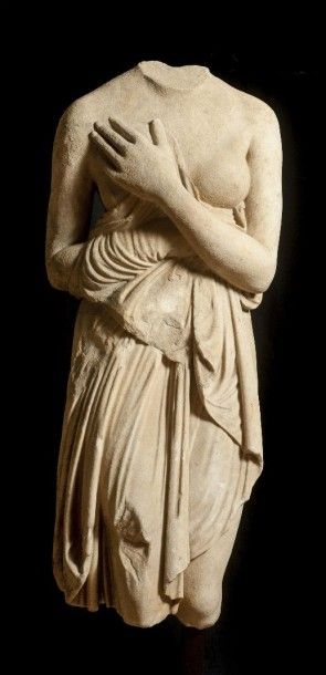 null Belle Statue acéphale du type Aphrodite demi-nue. Fin de l’époque hellénistique...