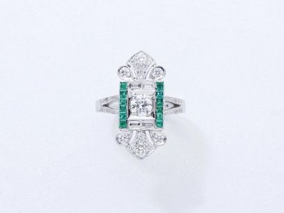 null Bague marquise en or gris 750 millièmes centrée d'un diamant brillanté serti...