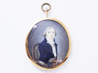 null Portrait miniature ovale peint sur ivoire d'un homme en redingote bleue assis...