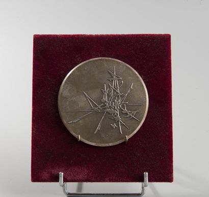 Georges MATHIEU Georges MATHIEU (1921-2012)

Électrification

Médaille en bronze.... Gazette Drouot