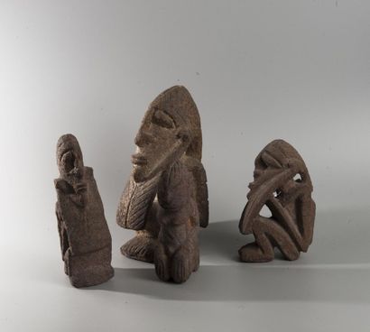 null Lot de quatre sculptures africaines - Haut respectives : de 14 à 21 cm