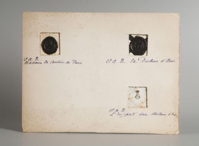 null France, circa 1900

Trois enveloppes avec cachets princiers : à la cire noire...