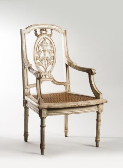 null Portugal, fin du XIXe siècle

Fauteuil d’enfant en bois mouluré et sculpté de...