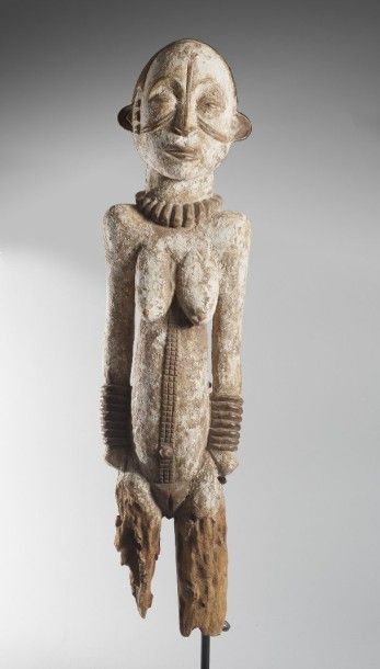 null Lot 3224-185 - Rare ancienne figure féminine. Idoma, Nigeria. Bois à rehauts...