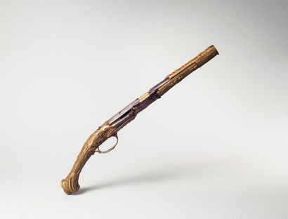 null Curieux pistolet construit sur la base d’un pistolet oriental à monture en bronze...