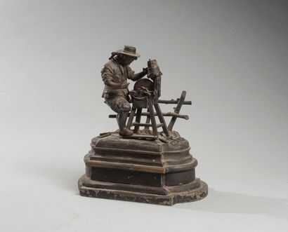 null Ecole française du XIXe siècle

Le remouleur

Rare bronze automate à patine...