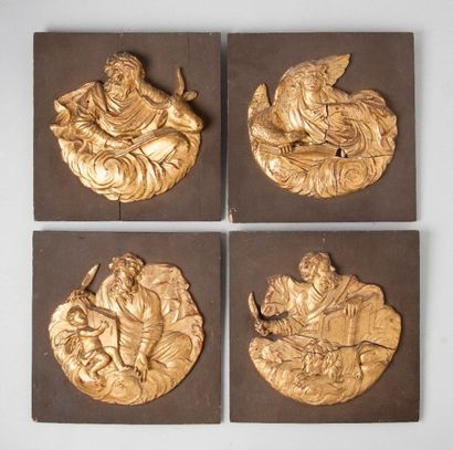 null Les quatre évangélistes

Bas-reliefs en stuc doré et patiné XVIIIe siècle

Diam....