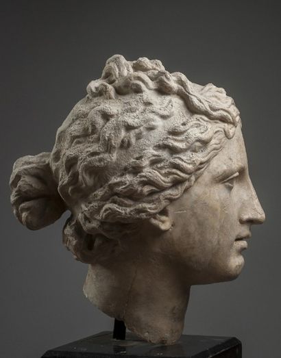 null Exceptionnelle tête de la déesse Aphrodite.

Fin d’époque hellénistique ou début...